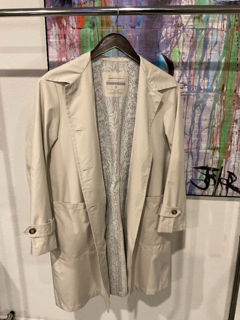 Bernardo Beige Lightweight Trench Raincoat Snake Print Lining Size M